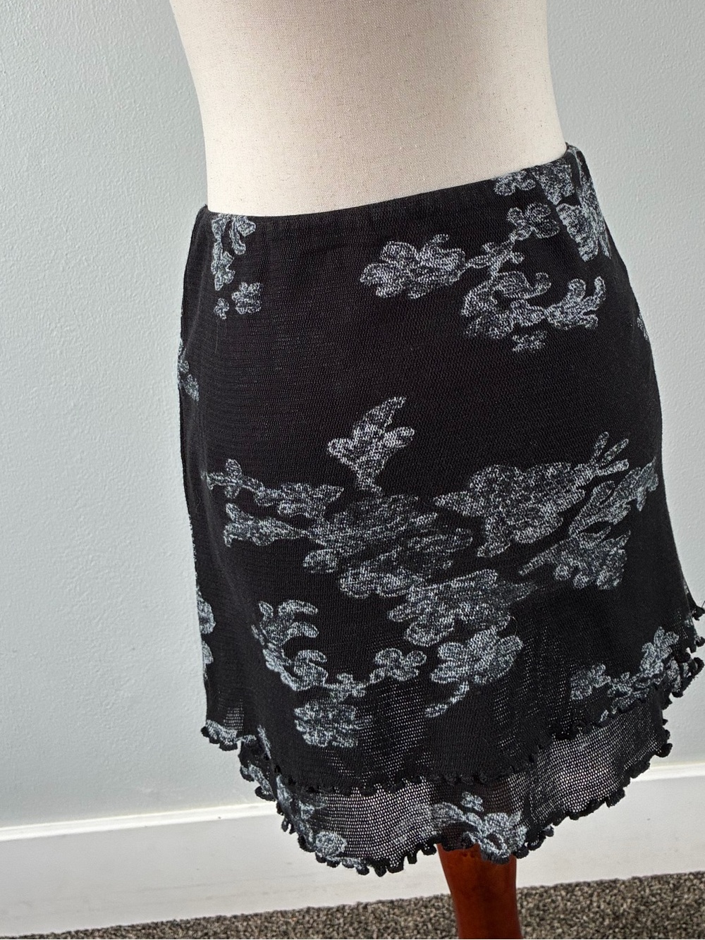 Free people double layer mesh mini skirt size sm. NWT